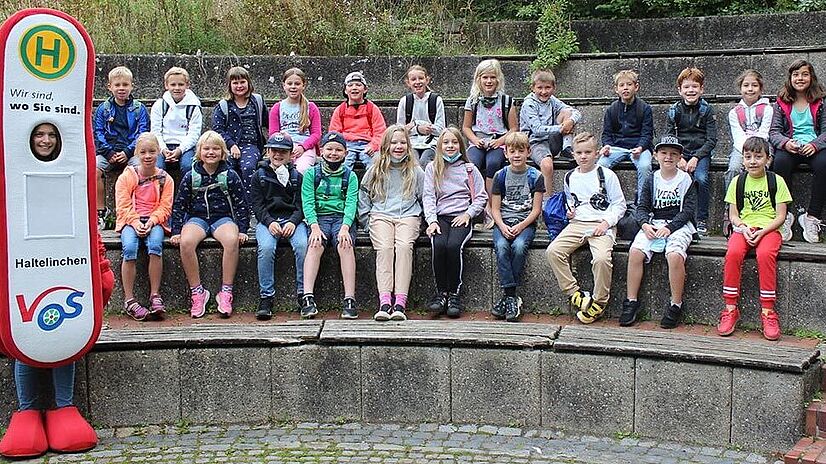 Malwettbewerb Grundschüler mit VOS Maskottchen Haltelinchen.